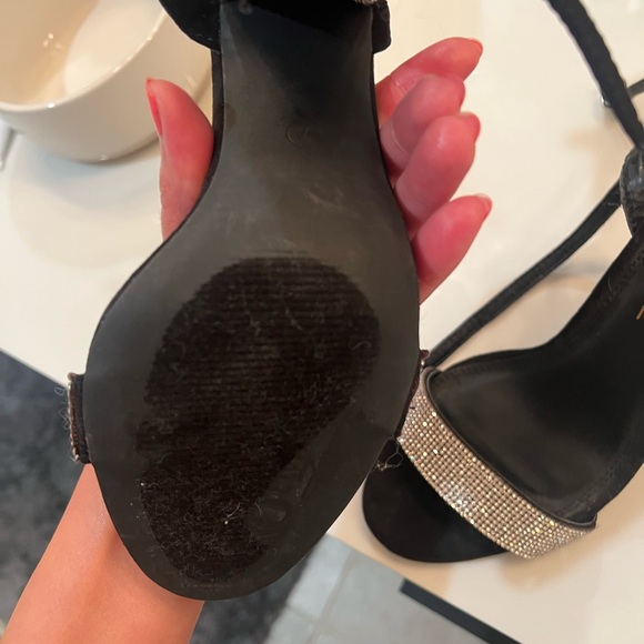 Elegant Black and Silver Heels - Picture 4 of 4